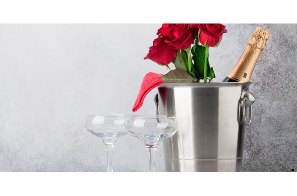 Kom Nooit met Lege Handen: De Perfecte Combinatie van Rozen en Champagne